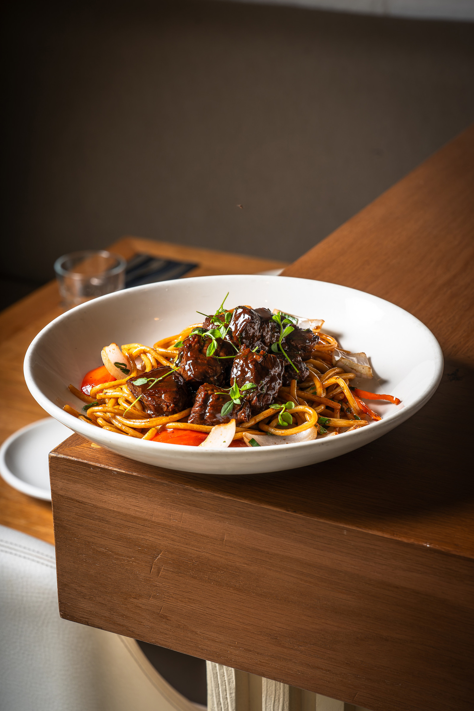 Tallarín saltado, en la carta de Leche de Tigre
